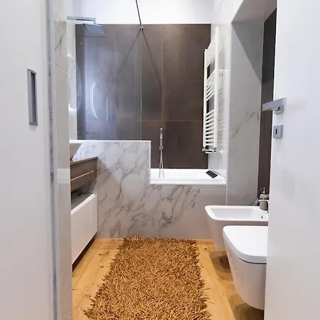 Piazza Gramsci - Splendido Trilocale Con 2 Apartment *