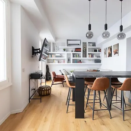 Apartment Piazza Gramsci - Splendido Trilocale Con 2 *